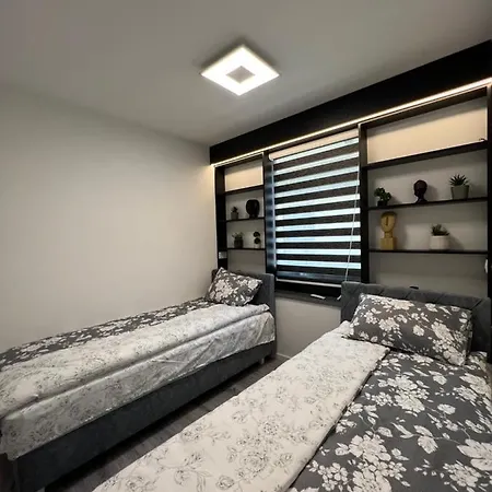 Tao Apartment, - Free Parking & Private Garage Apartament Sarajewo